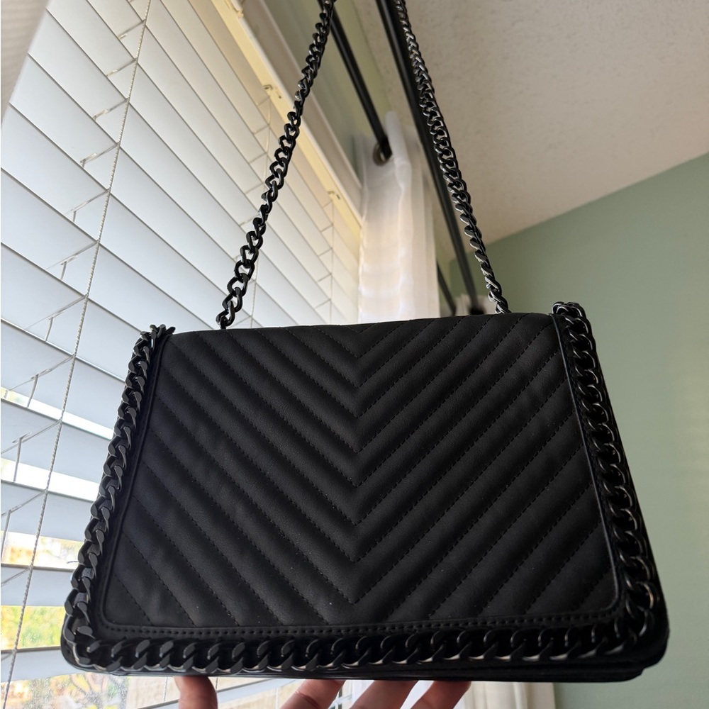 Black Quilted Chain Shoulder Bag